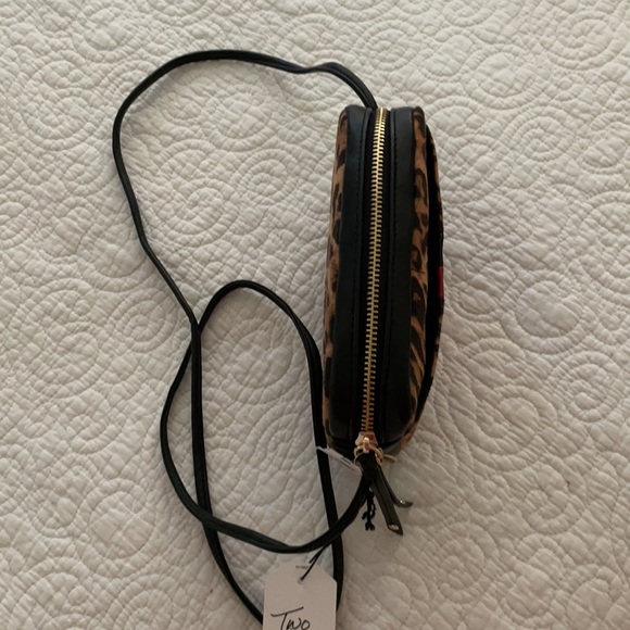 NWT Express leopard crossbody camera bag purse - Picture 2 of 4